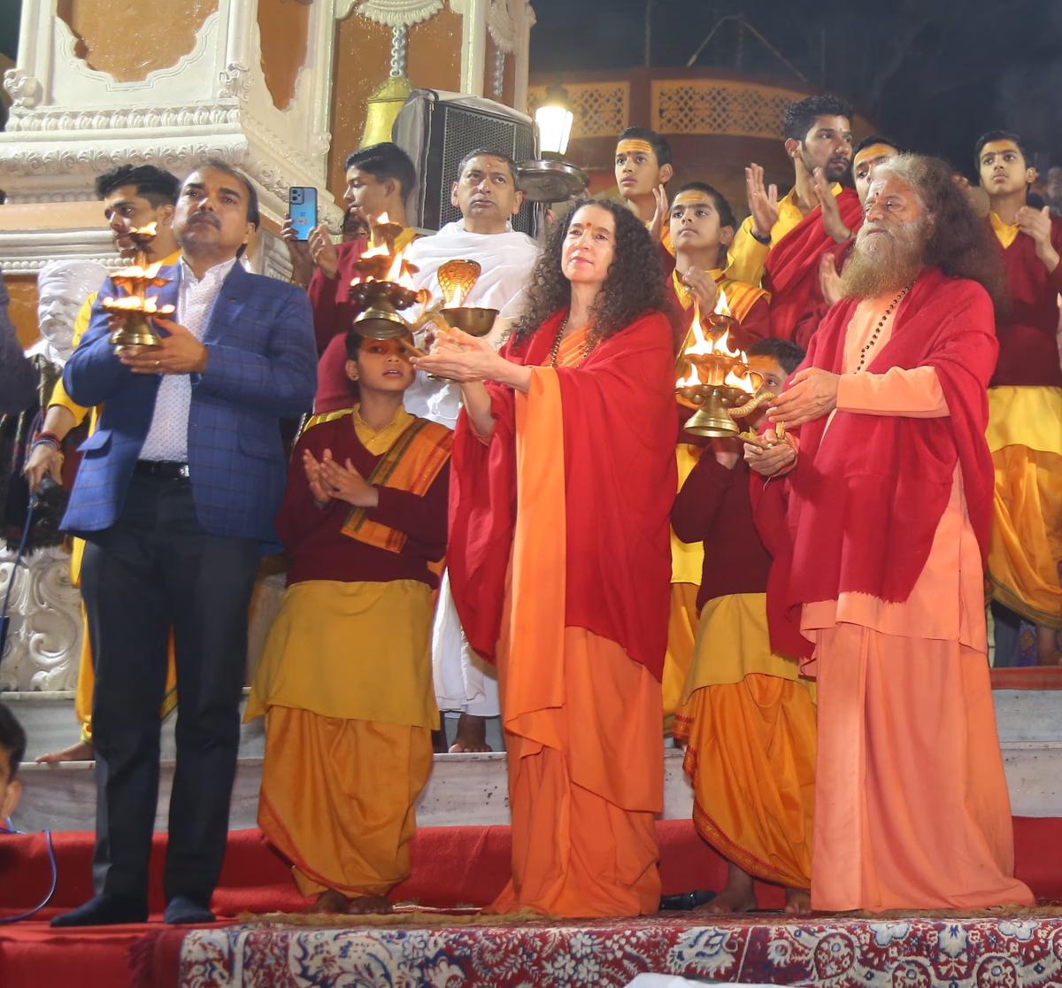 Ganga Aarti Parmarth Niketan saints