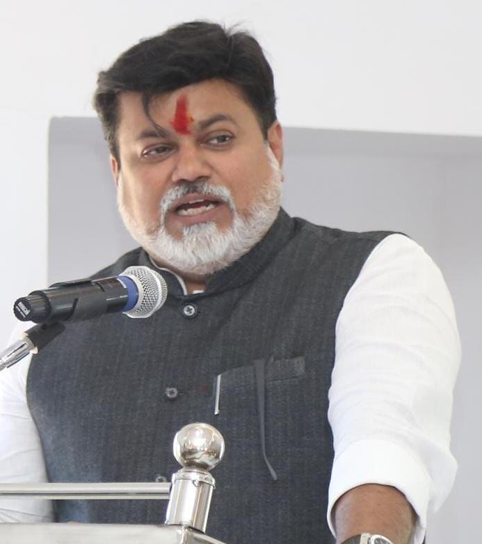 Implementation of rule of acquiring one-third of mill land for workers' homes underway: Maha Minister