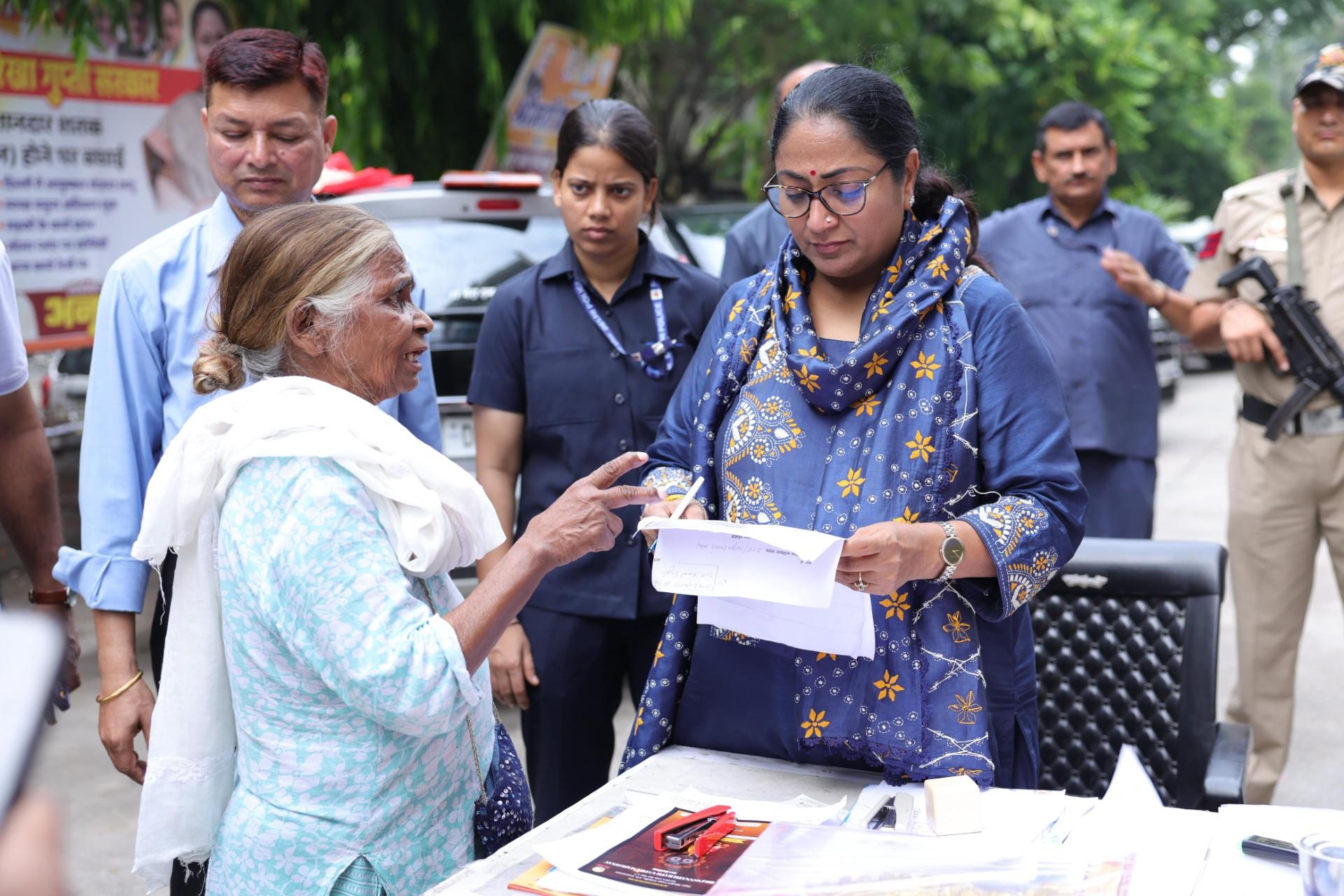 Committed to resolving public grievances: Delhi CM Gupta