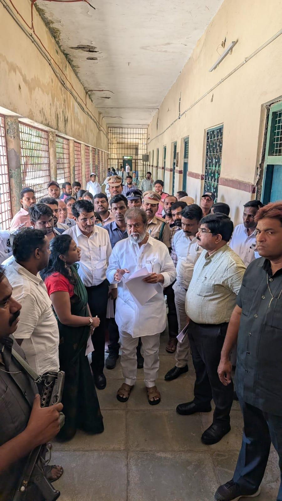 RMO shunted after suspected food poisoning at Institute of Mental Health in Hyderabad