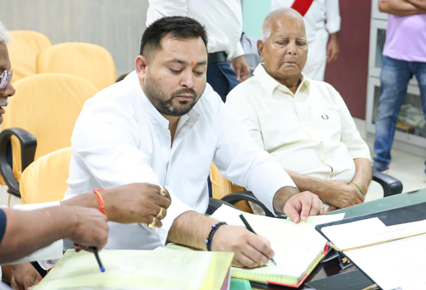 Bihar polls: Tejashwi Yadav declares one pistol and 50 live cartridges (Lead)