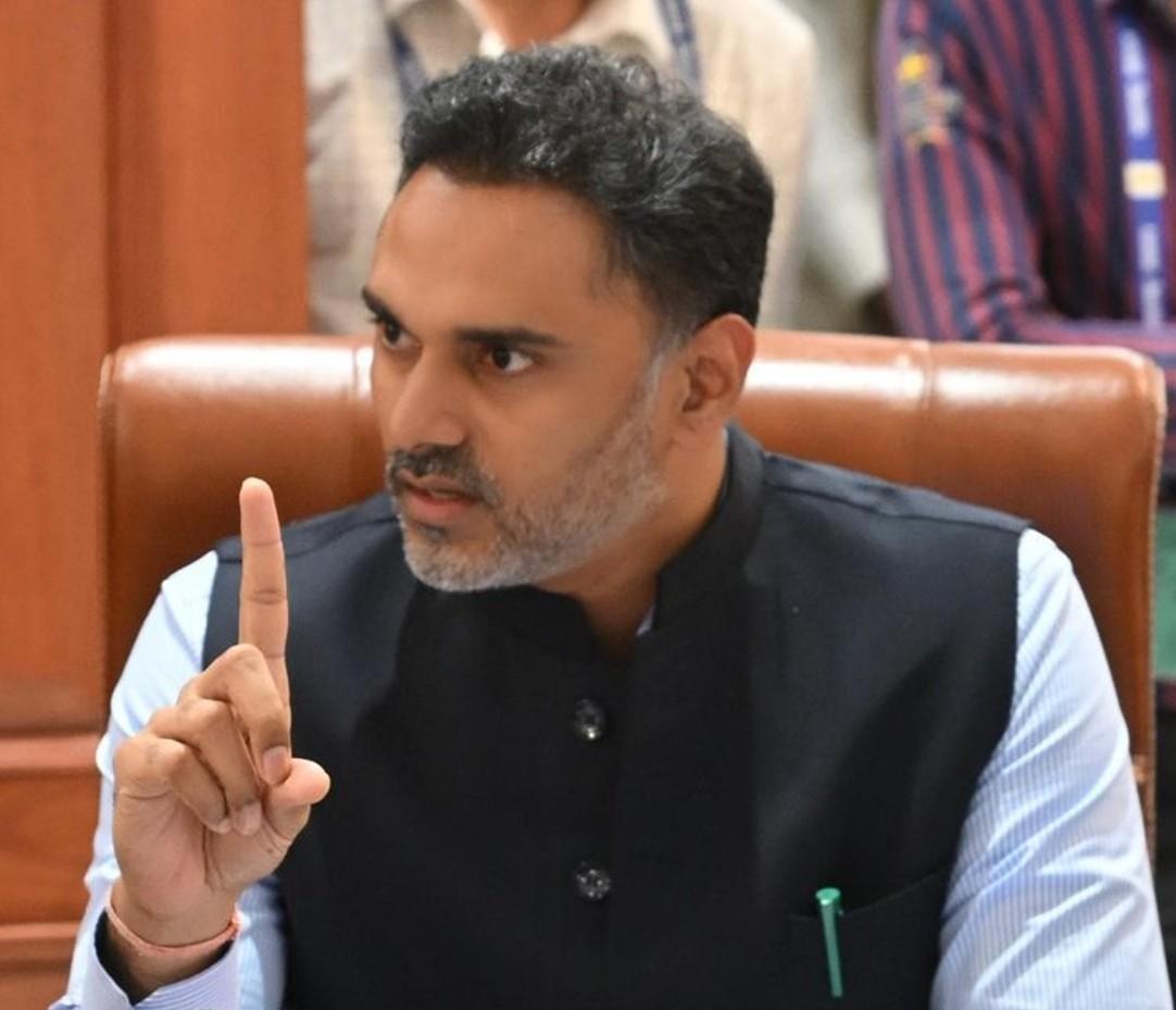 Passport application will be thoroughly verified: Maha Minister