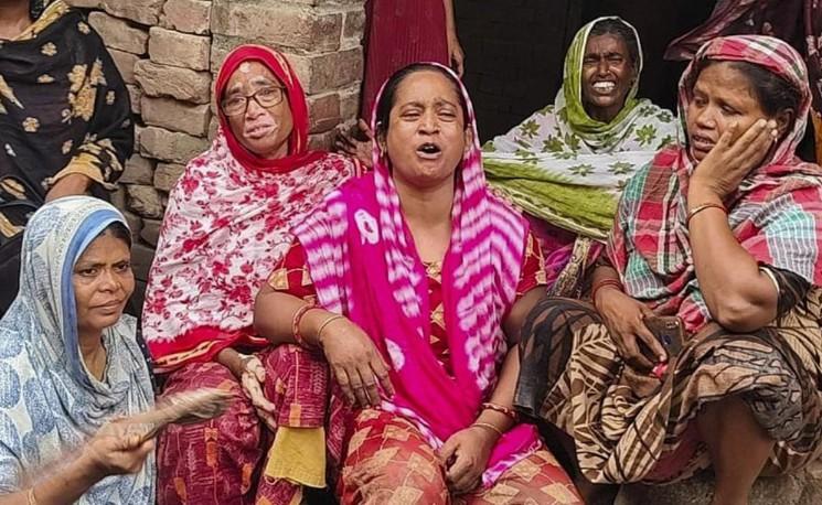 Kin of minor girl killed in Kaliganj bomb blast demands CBI probe