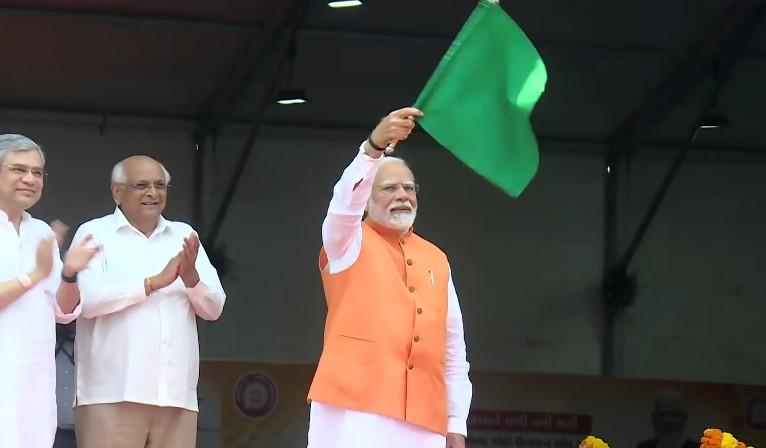 PM Modi inaugurates loco manufacturing railway workshop, flags off 1st 'made in Dahod' electric locomotive