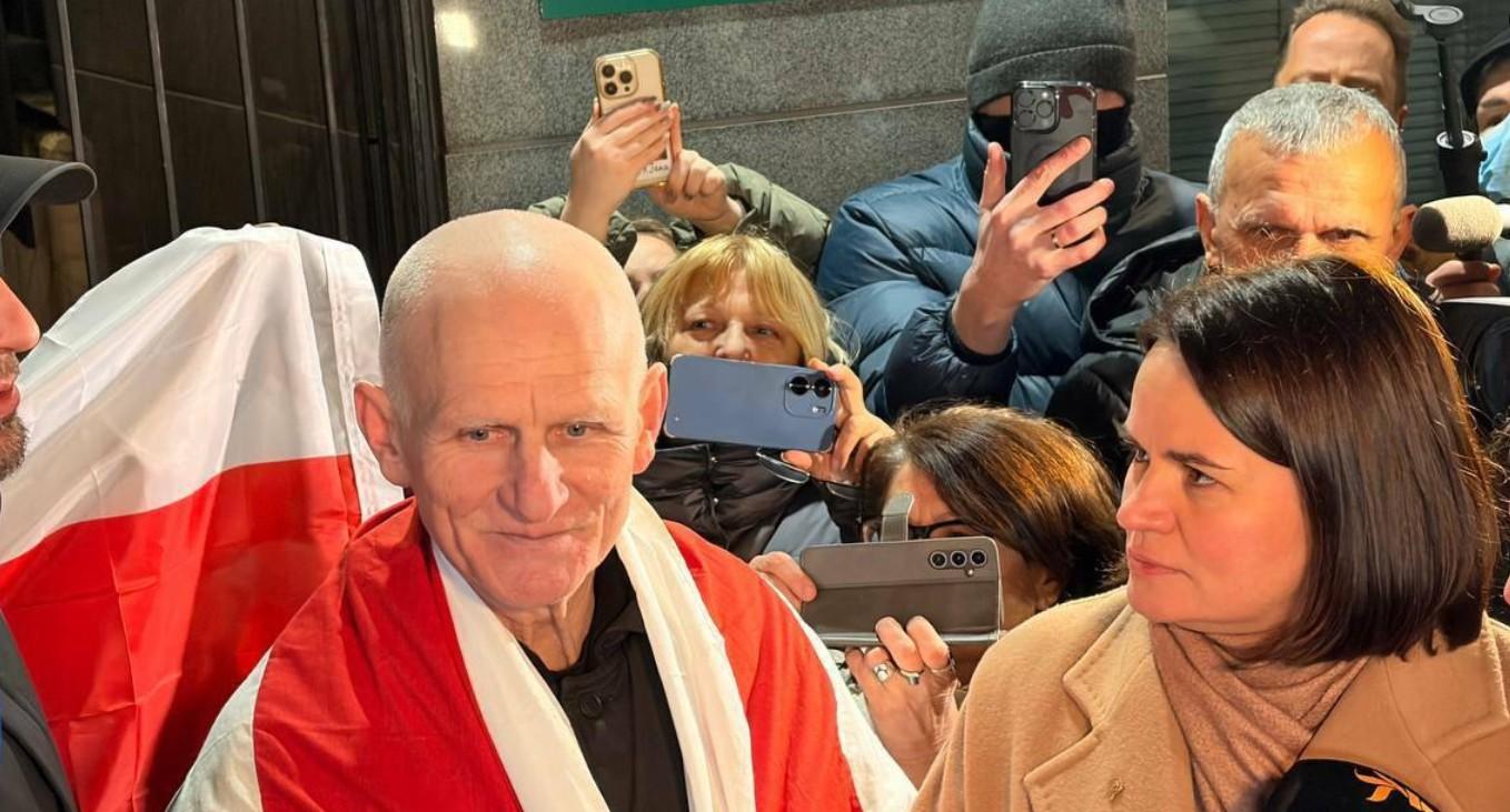 Belarus frees 123 political prisoners in sanctions deal with US