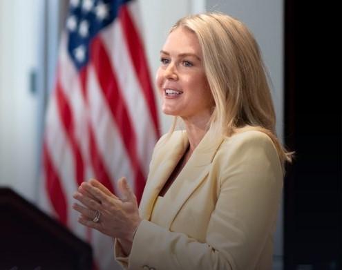 White House presses states on immigration law