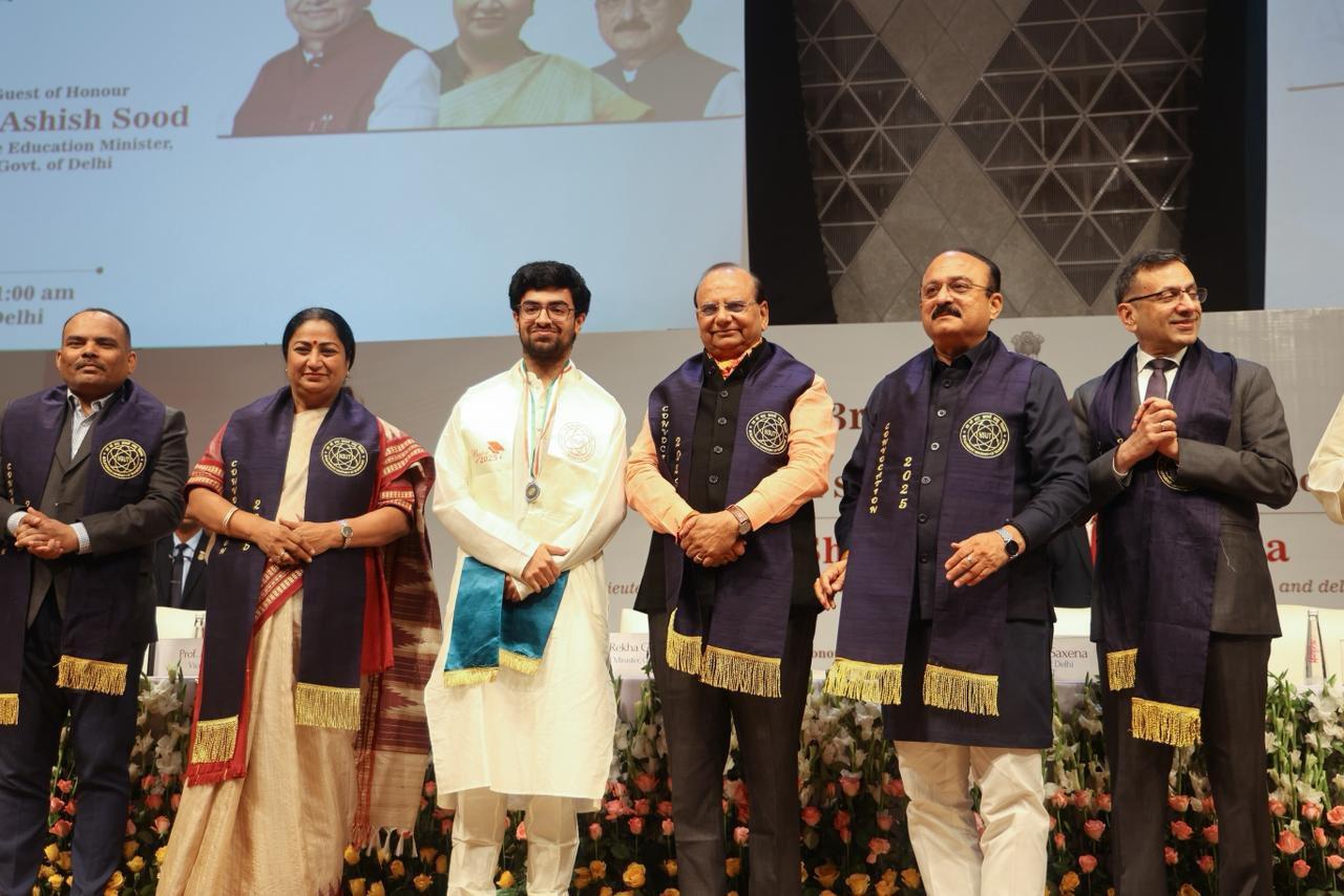 Delhi L-G urges NSUT graduates to promote sustainable development