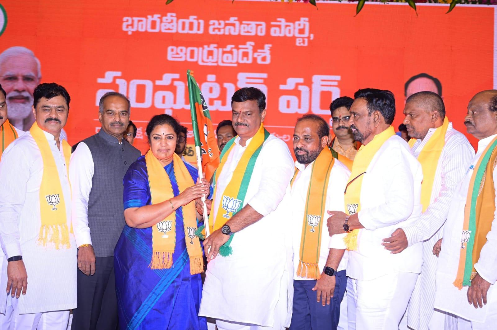 Andhra BJP chief Madhav vows to make party invincible force in state