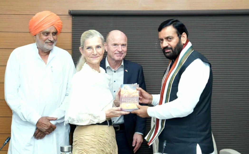 Danish delegation calls on Haryana CM, evinces interest in dairy, agriculture