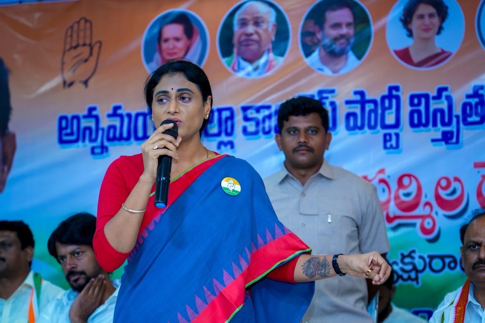 KCR, Jagan both involved in phone-tapping, alleges Sharmila