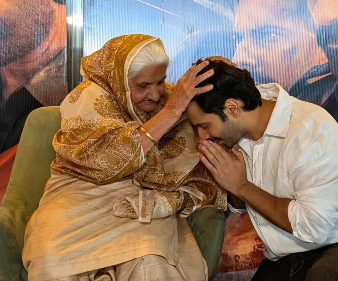 Varun Dhawan expresses gratitude upon meeting PVC Hoshiar Singh's family ahead of Border 2 release