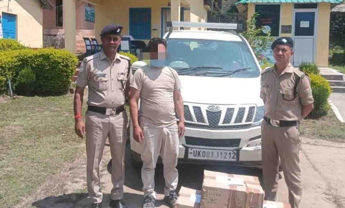 Police Nab Liquor Smuggling