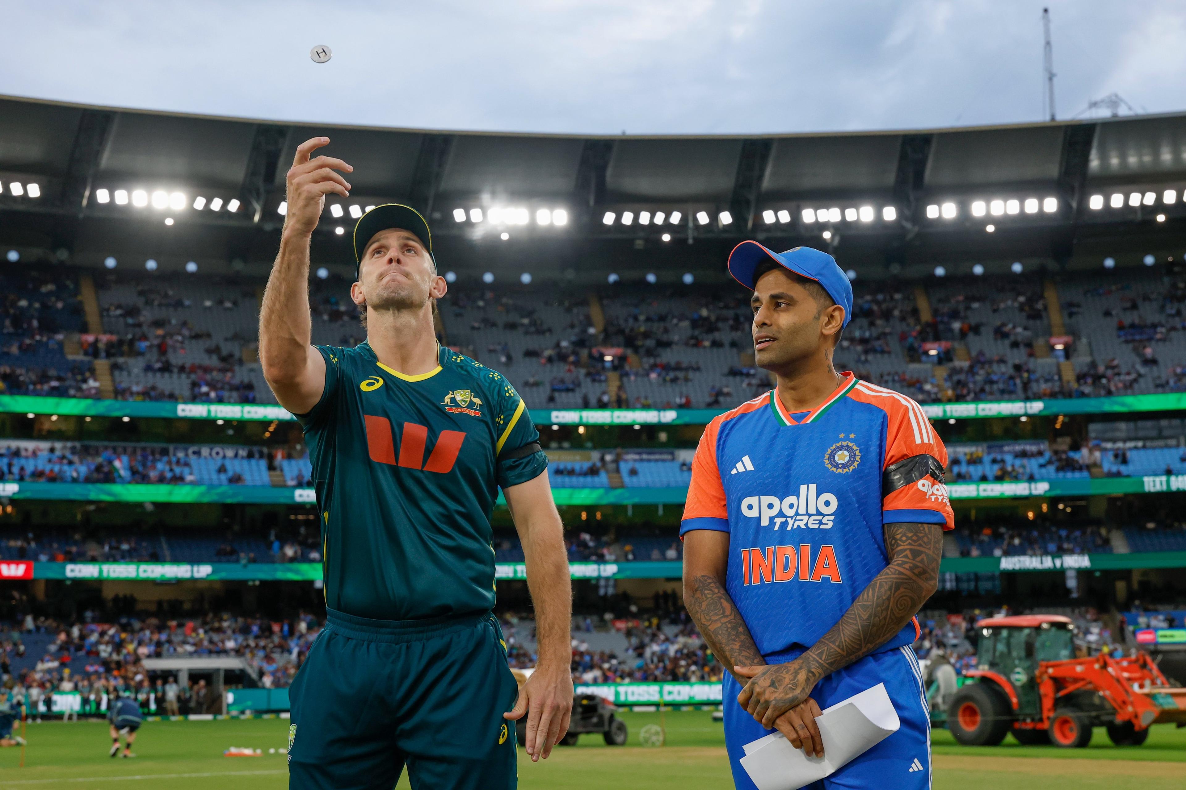 2nd T20I: Short comes in as Australia elect to bowl first against unchanged India