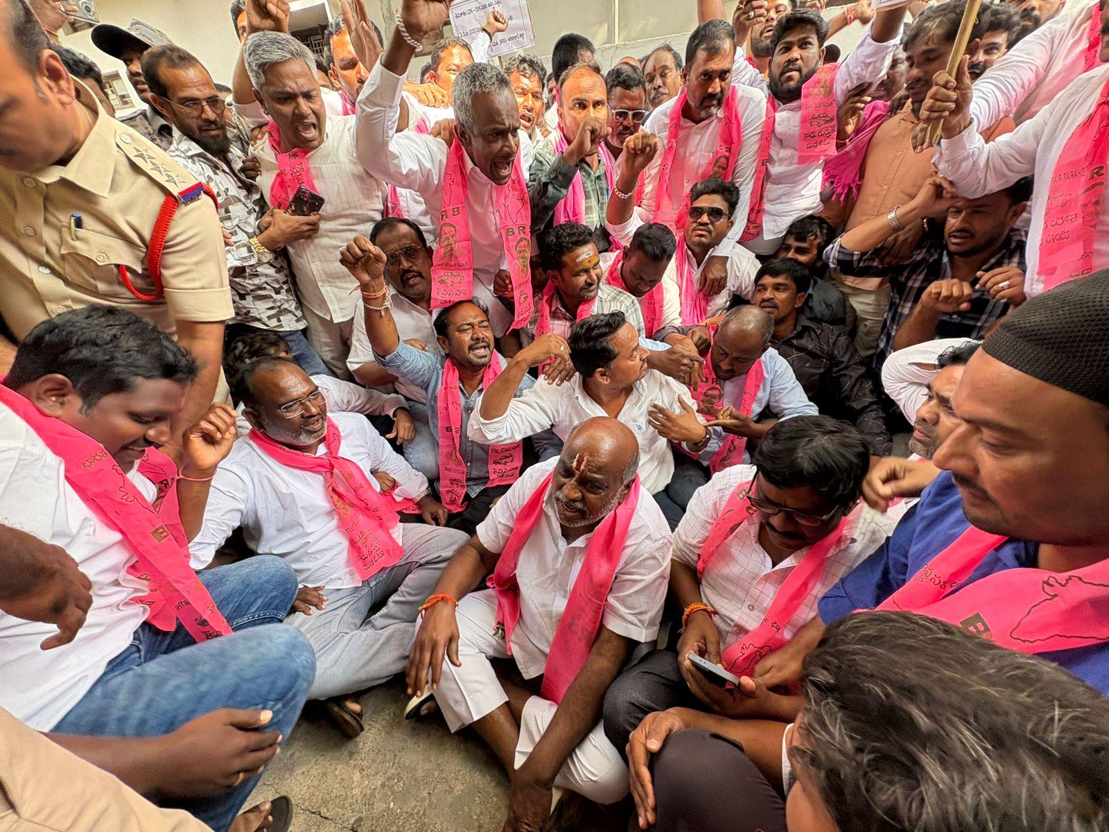 BRS stages protest at Telangana BJP MP’s house over cotton procurement