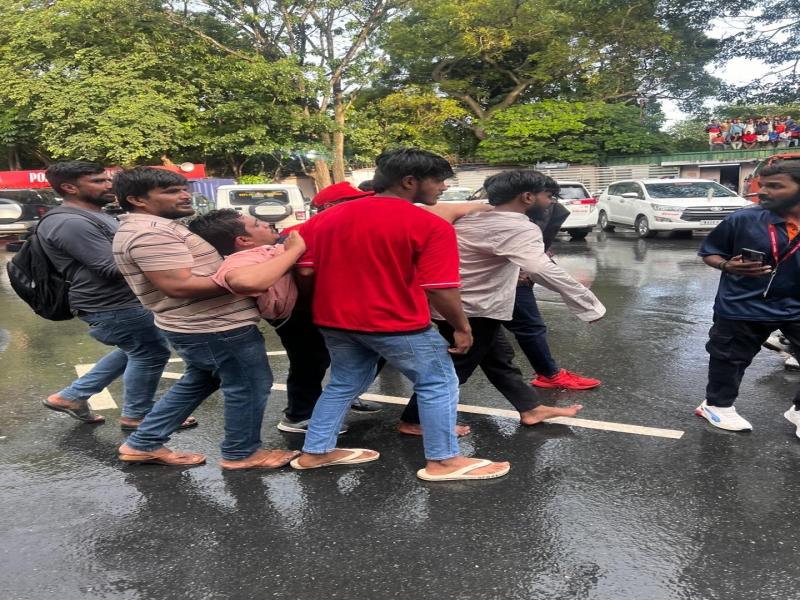 RCB's IPL victory celebration turns tragic: Several feared killed in stampede near B'luru's Chinnaswamy Stadium (2nd Ld)