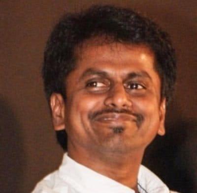 When actor Vijayakanth performed a dangerous stunt and gave credit for it to a body double!