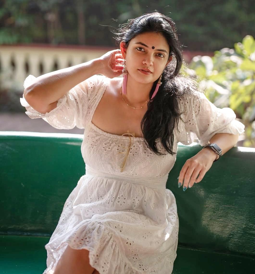 Actress Kalpika Ganesh booked for nuisance at Hyderabad pub