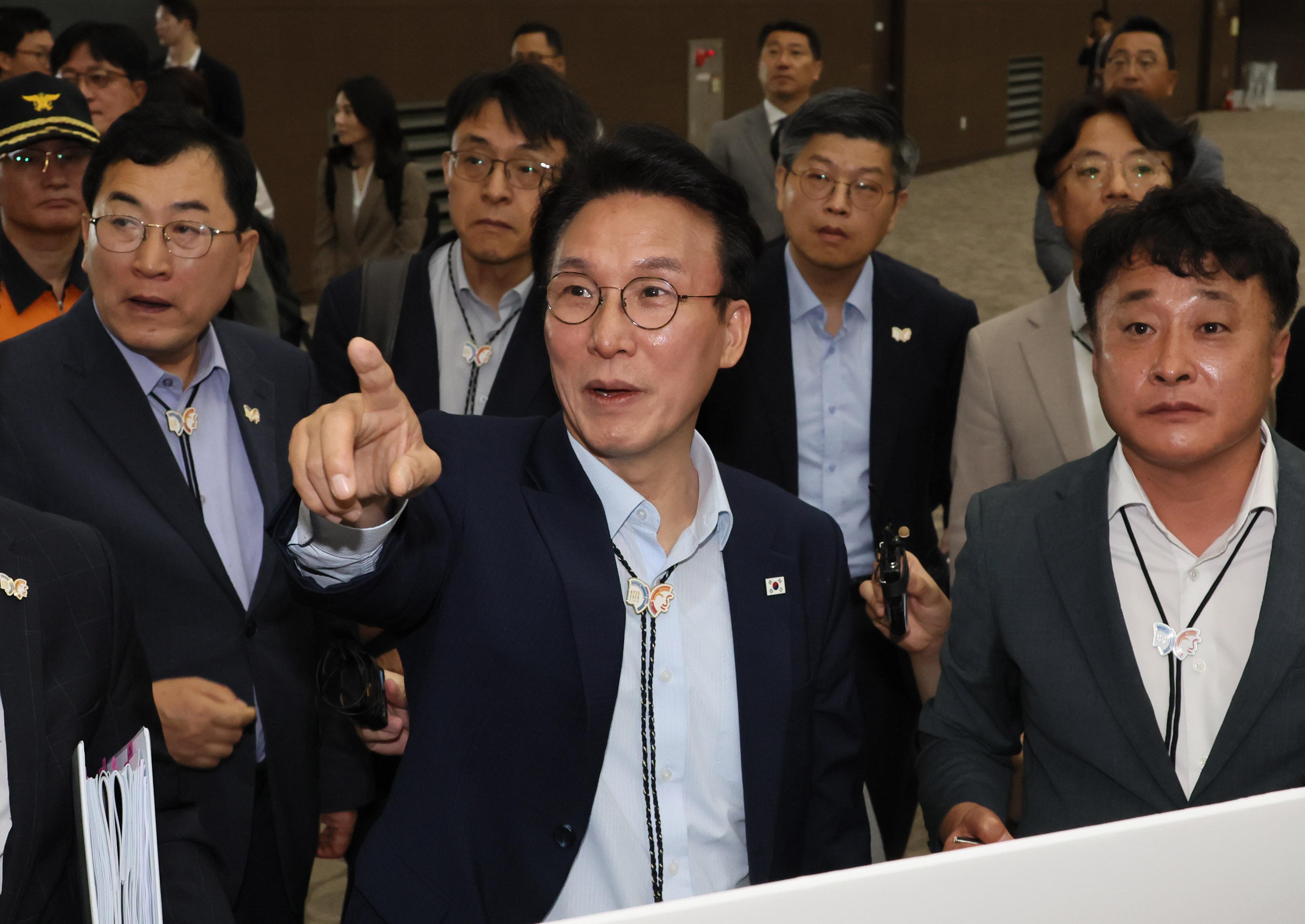 South Korean PM welcomes protesting medical students' return to school as 'big step forward'