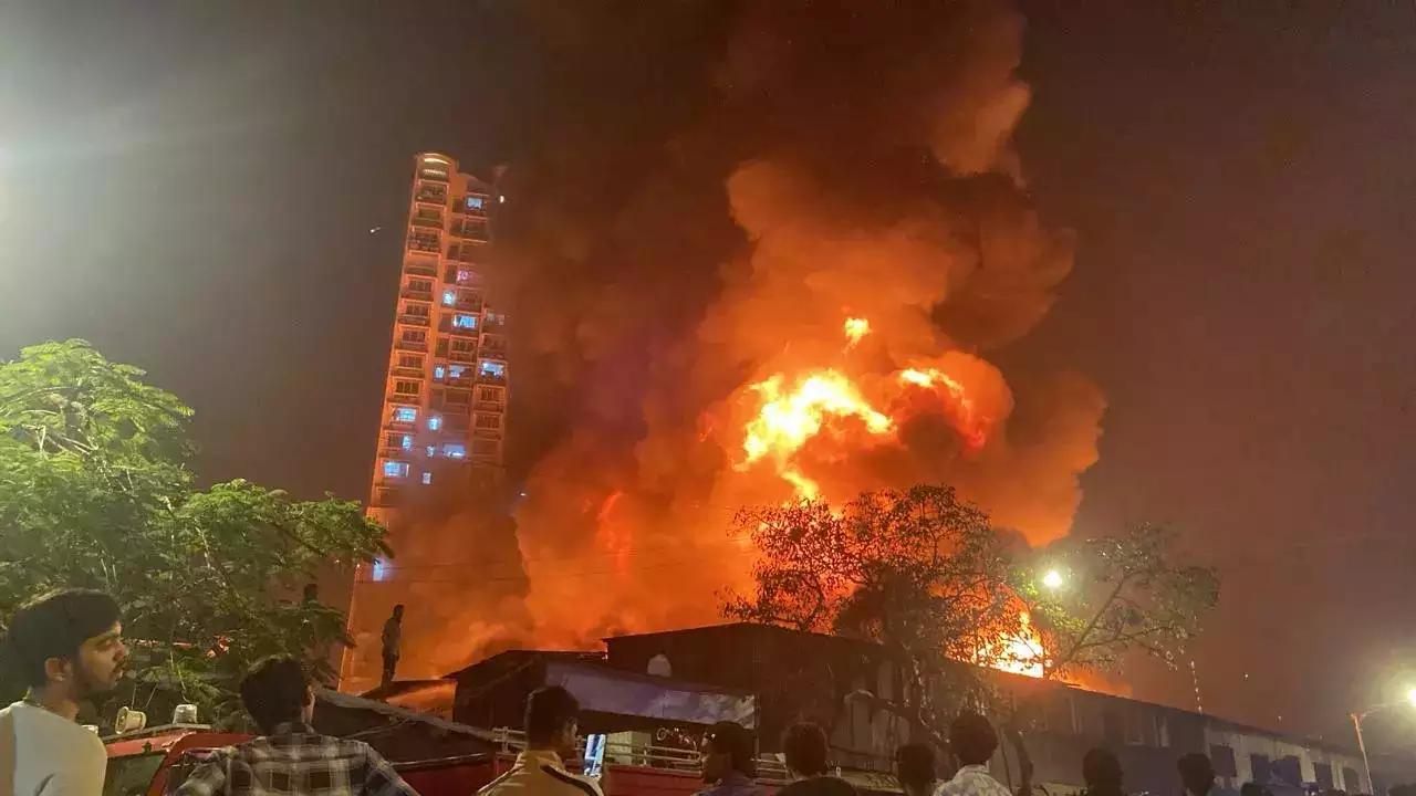 Massive Fire Engulfs Navi Mumbai Hotel