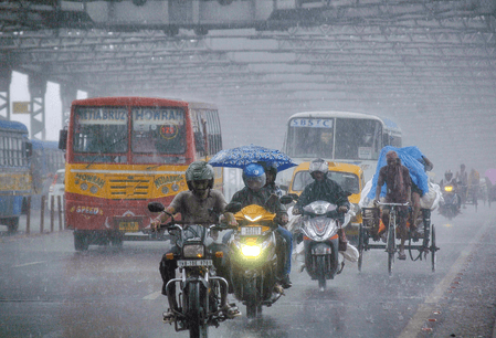 Thunderstorms with heavy rain warning for South Bengal; fishermen advised to avoid sea
