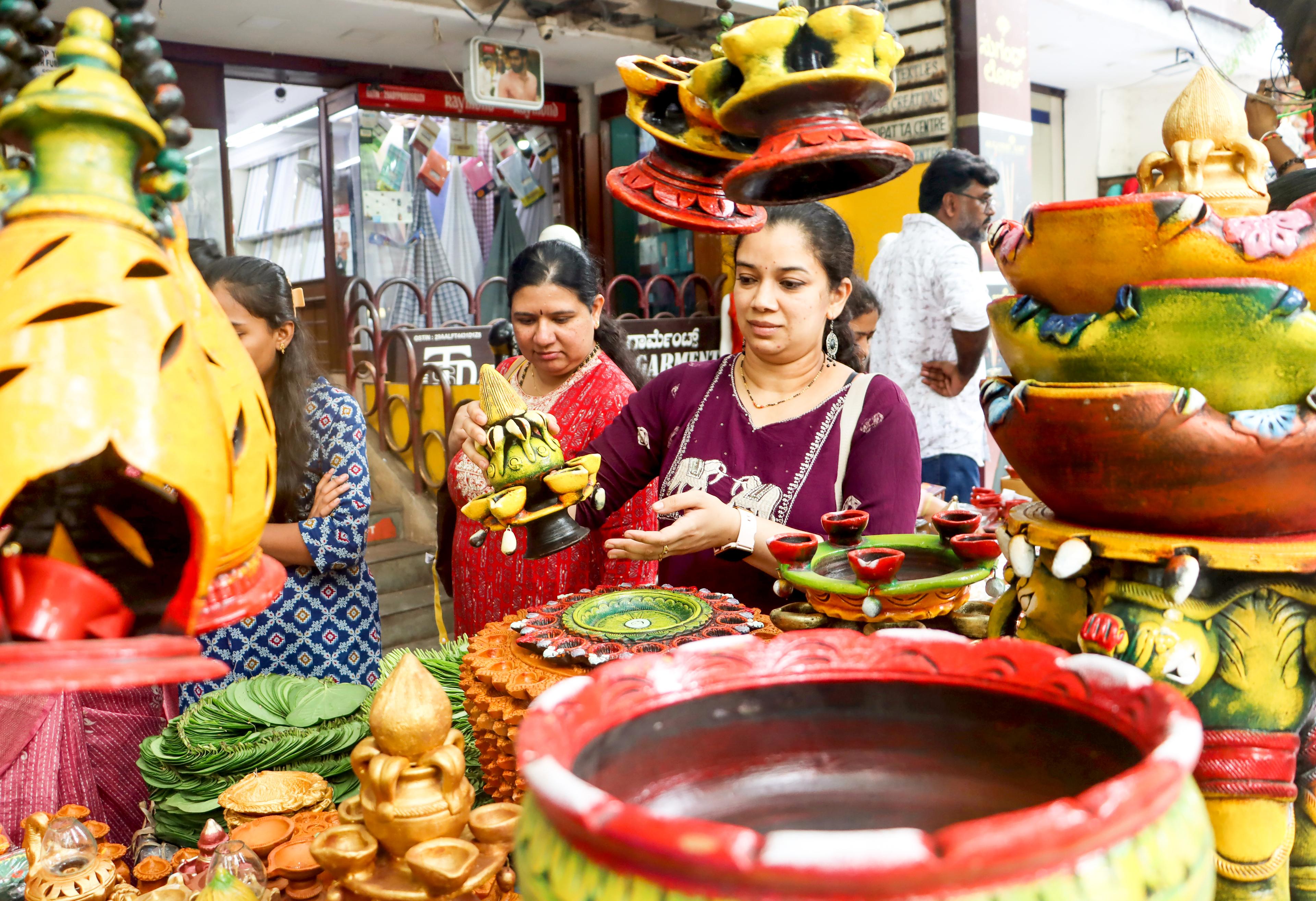 Consumer sentiment, robust domestic economy fuel Diwali sales: Economists
