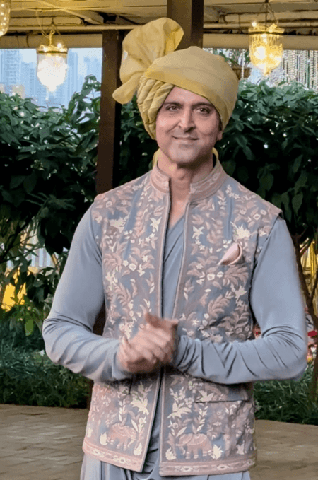 Hrithik Roshan recollects what Sanjay Khan told him on their first meeting