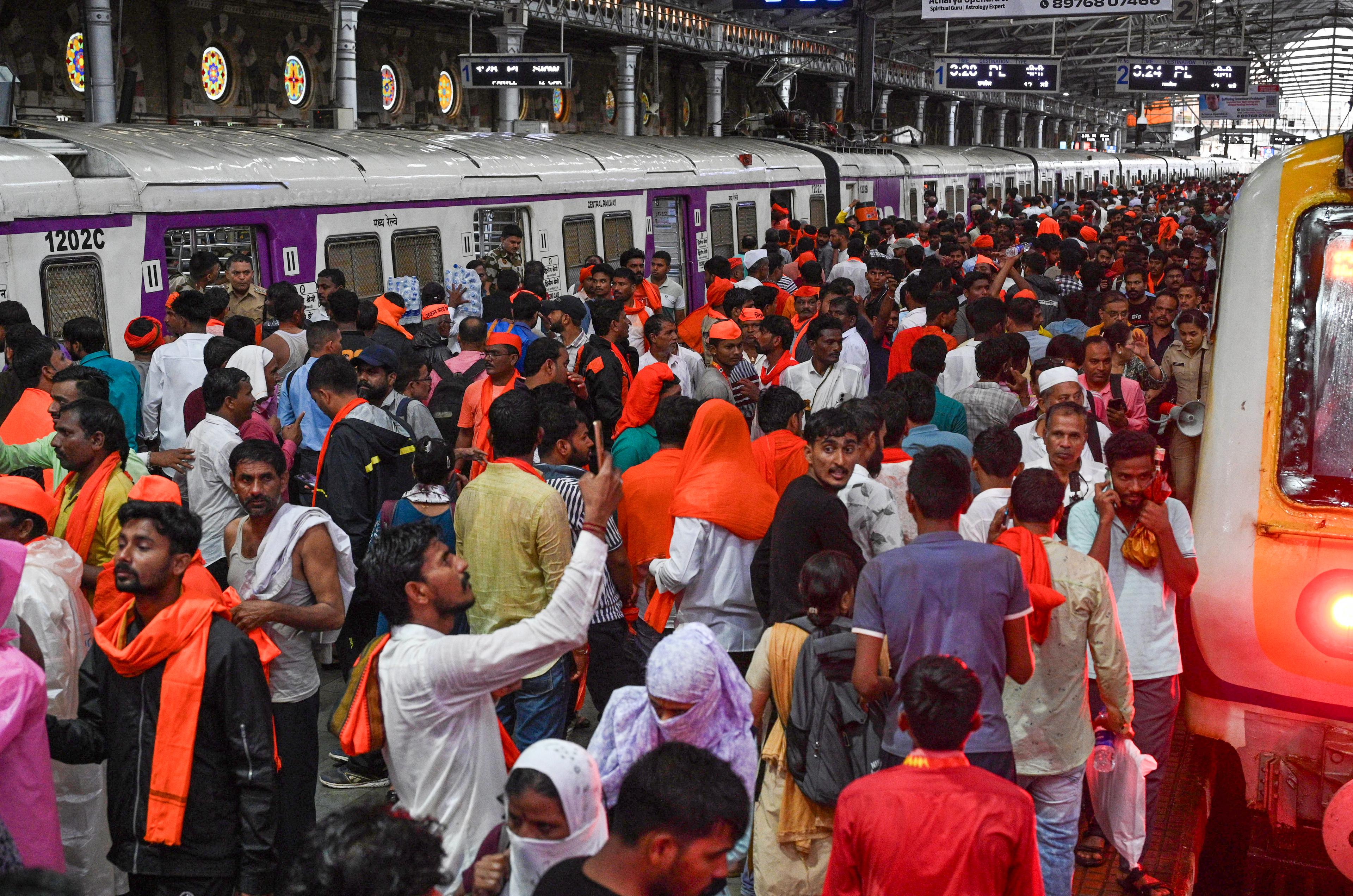 NCW chief cautions Maratha quota protesters against harassing women journalists