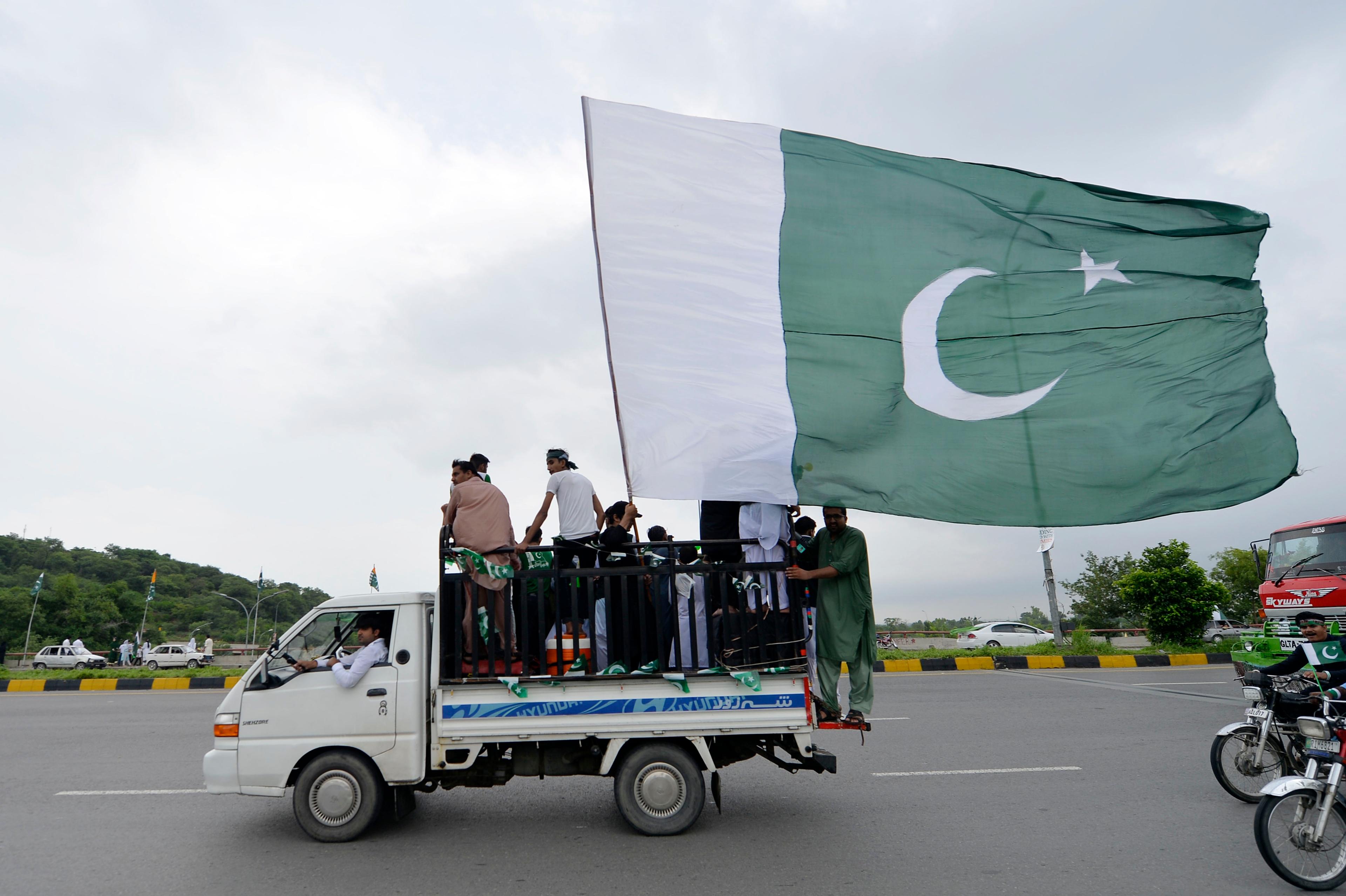 Record remittances in Pakistan actually obscures the devastating reality: Report