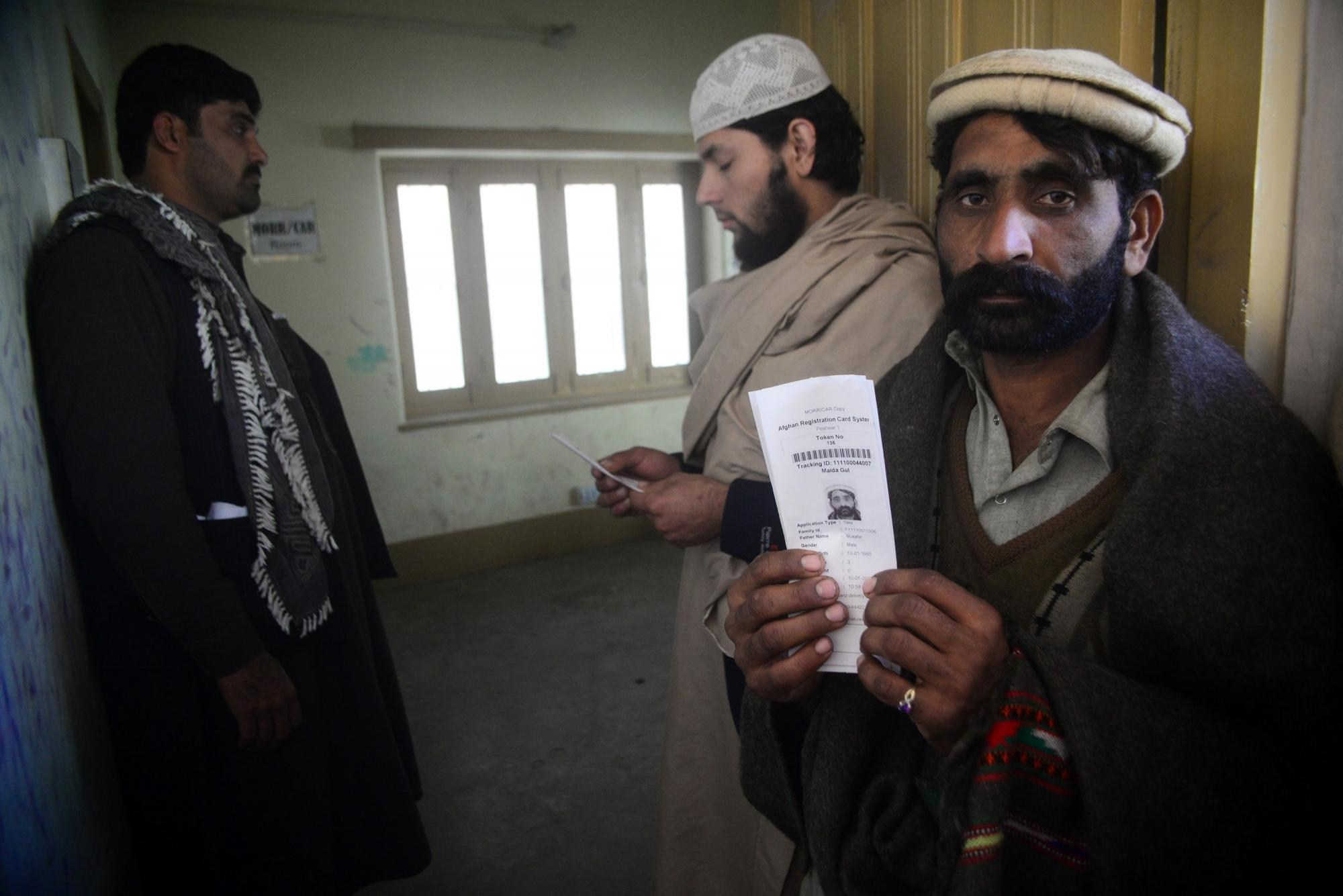 Pakistan: Police arrests over 300 illegal Afghan refugees during raids in Swabi