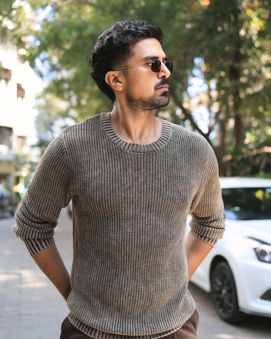 Saqib Saleem flexes new muscular look after cutting carbs from his diet