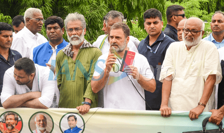 Old guard Shivanand Tiwari gives dharna advise to Rahul, Tejashwi during Bihar Bandh stir