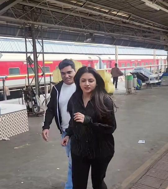 'Chhukchuk gaadi' Bhagyashree enjoys a train ride after a long time