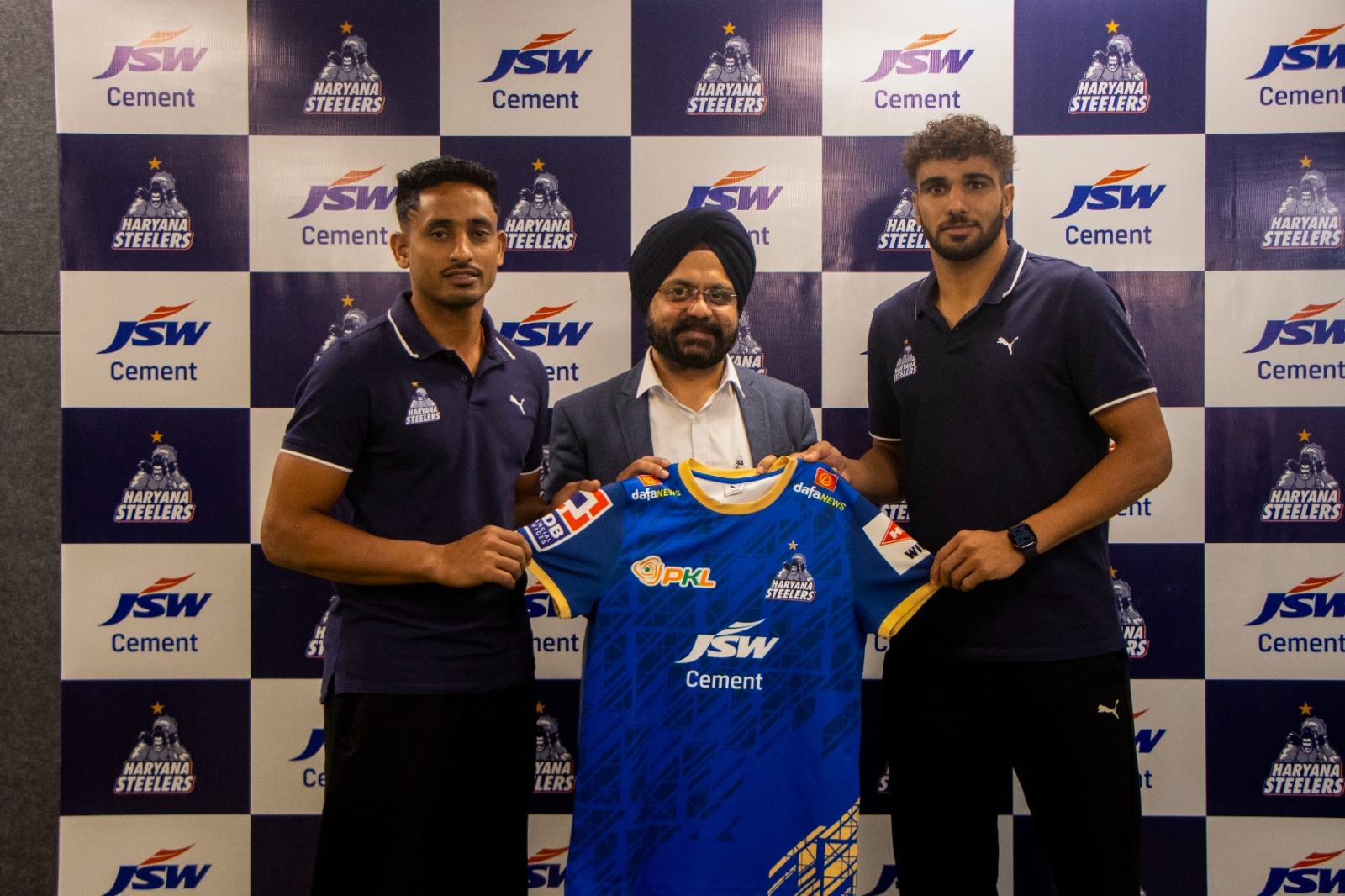 Haryana Steelers unveil team jersey ahead of PKL Season 12