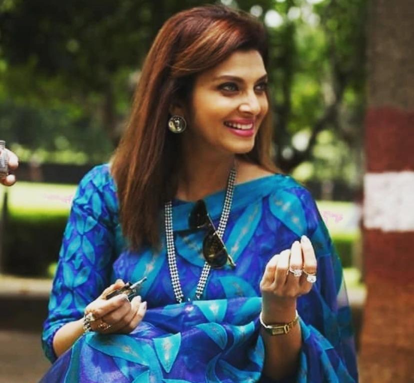 Varsha Usgaonkar and others duped of Rs. 47 lakh by man posing as builder, film producer