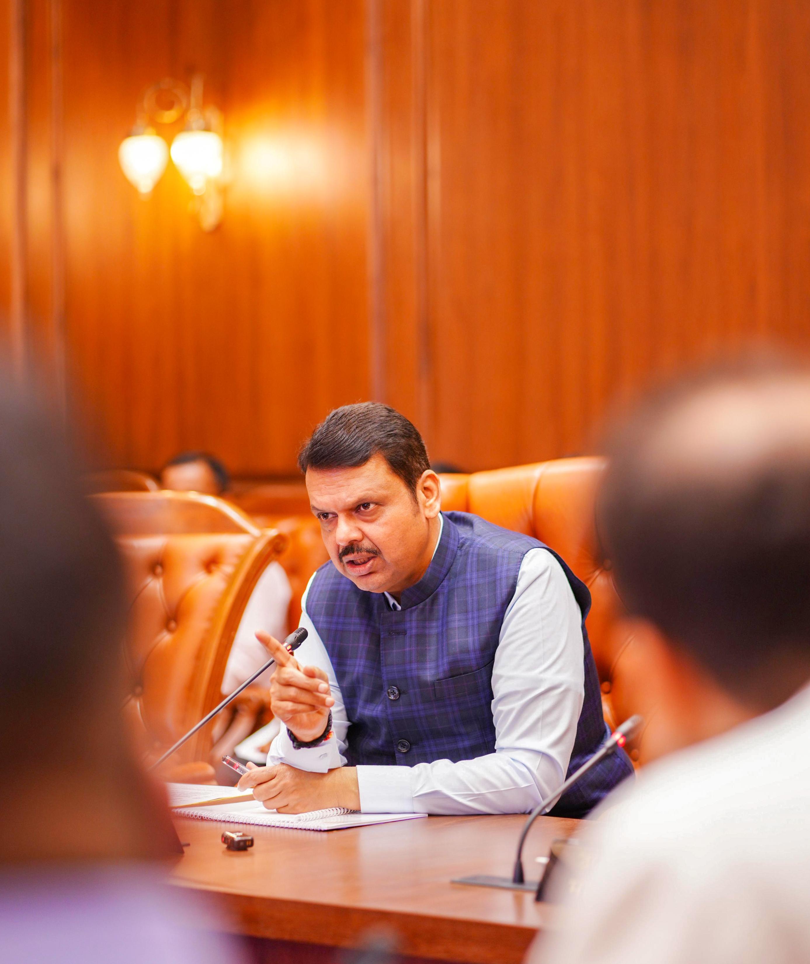 Hedging desk for cotton, turmeric and maize under SMART project to benefit farmers: Maha CM