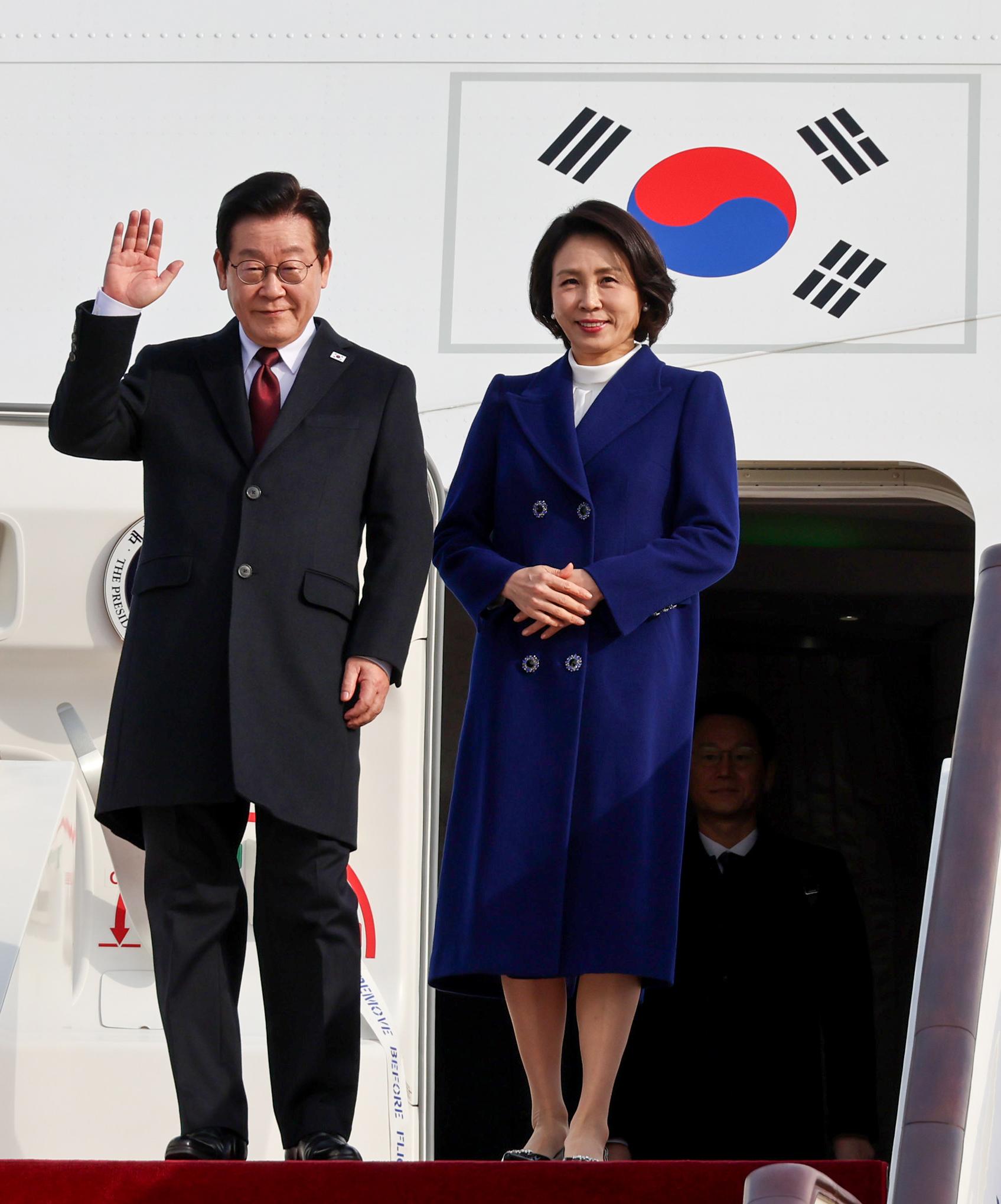 South Korean President Lee arrives in Beijing for summit talks with Xi