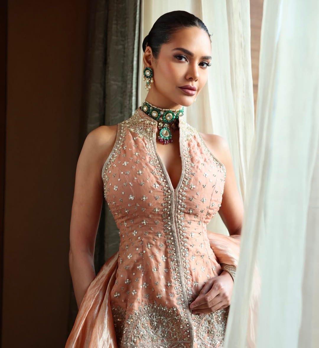 Esha Gupta shares heartwarming wish for God’s child, Yo Yo Honey Singh