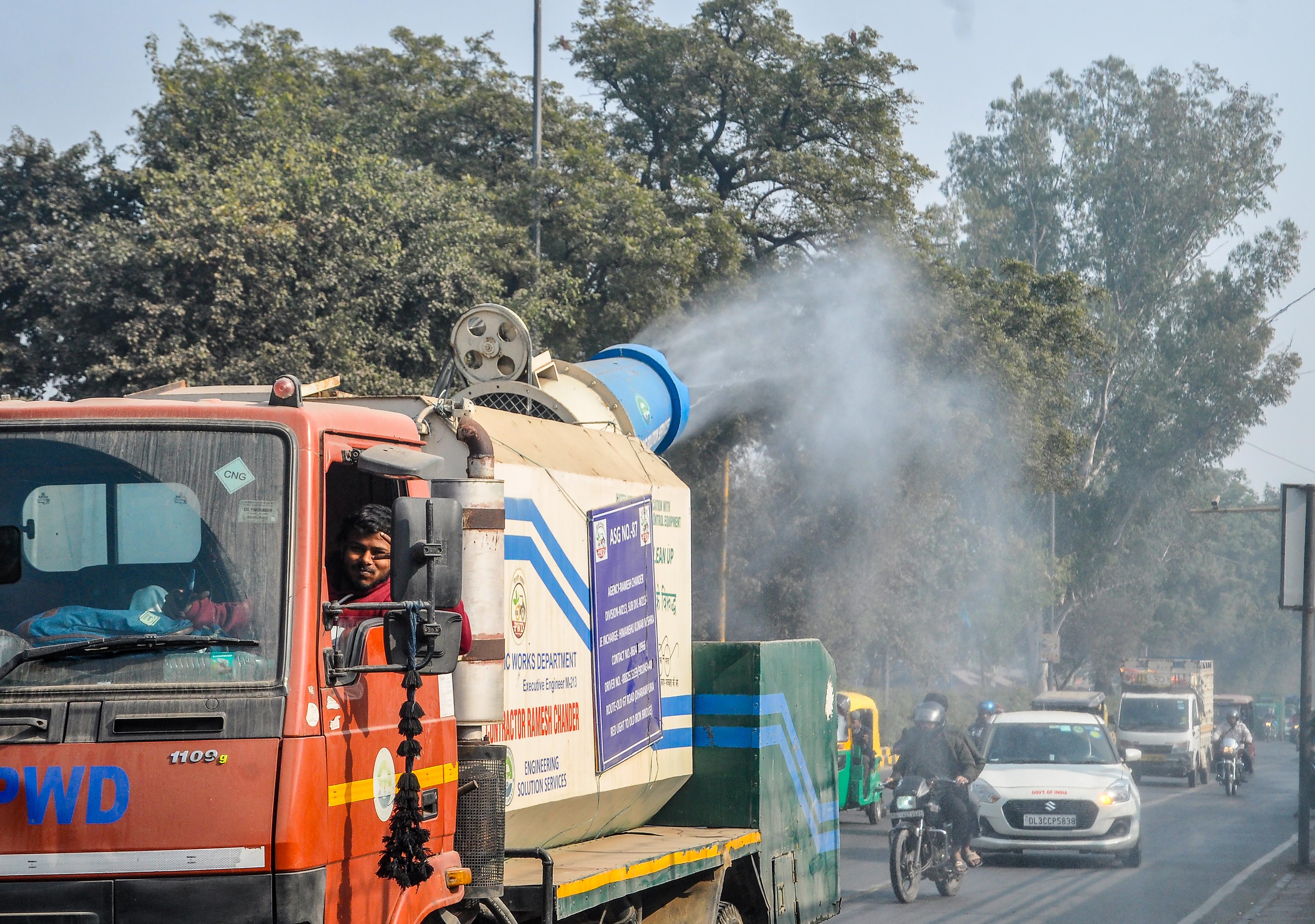 Delhi-NCR warms up; air quality stays in 'poor' category