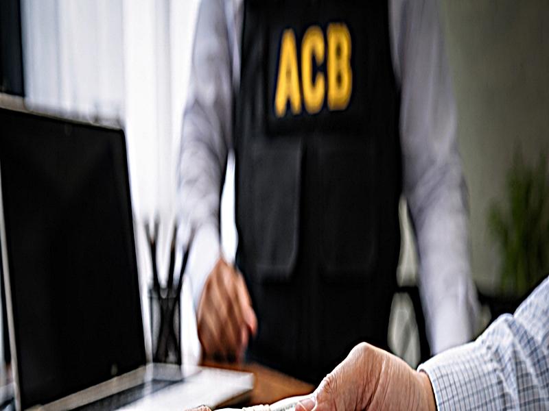 Gujarat ACB nabs CPWD engineer for taking Rs 4.52 lakh bribe