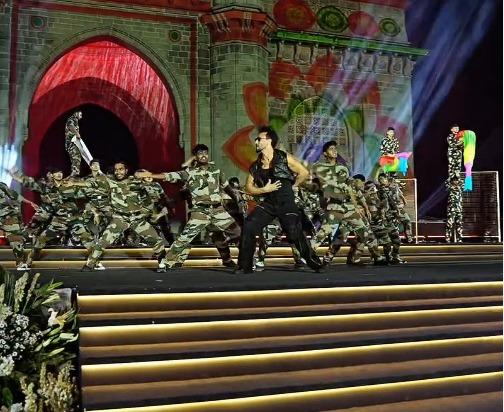 Tiger Shroff calls it an ‘honour’ to perform for soldiers and their families