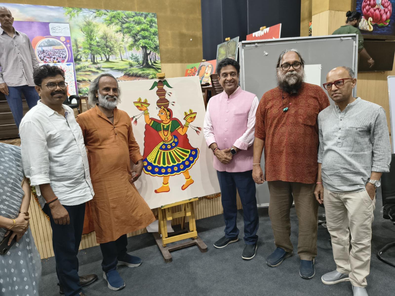 NDMC art workshop: Kuljeet Chahal interacts with participants on Operation Sindoor theme