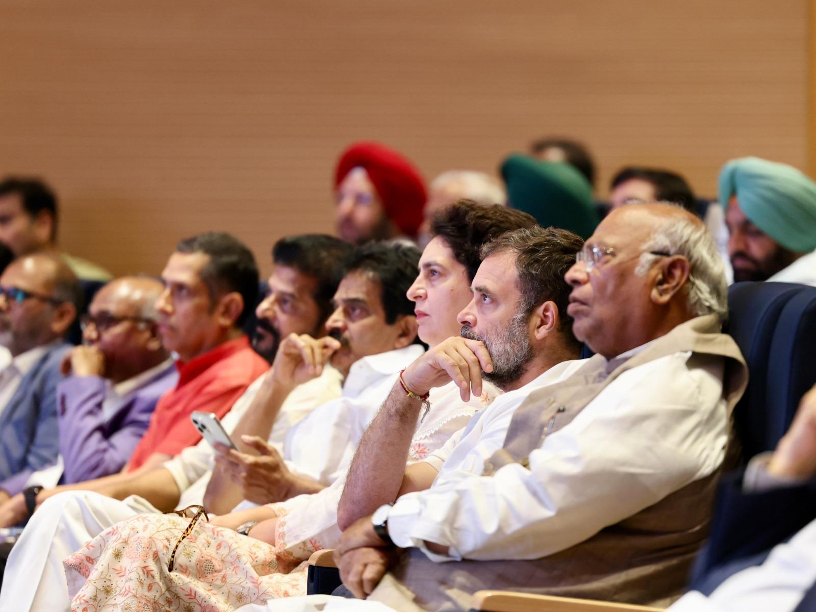 'Will uplift weaker sections': Rahul Gandhi, Kharge bat for English-medium education