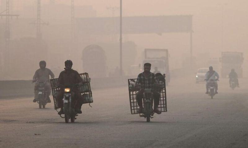 Lahore continues to face hazardous air quality