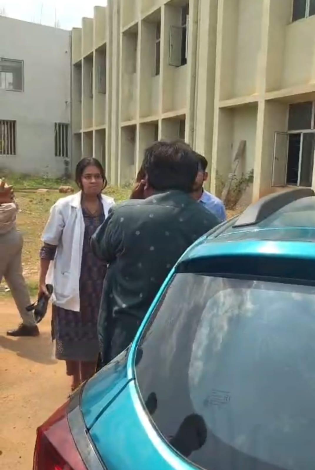 Bengaluru medical school professor assaulted after allegedly proposing to student in classroom