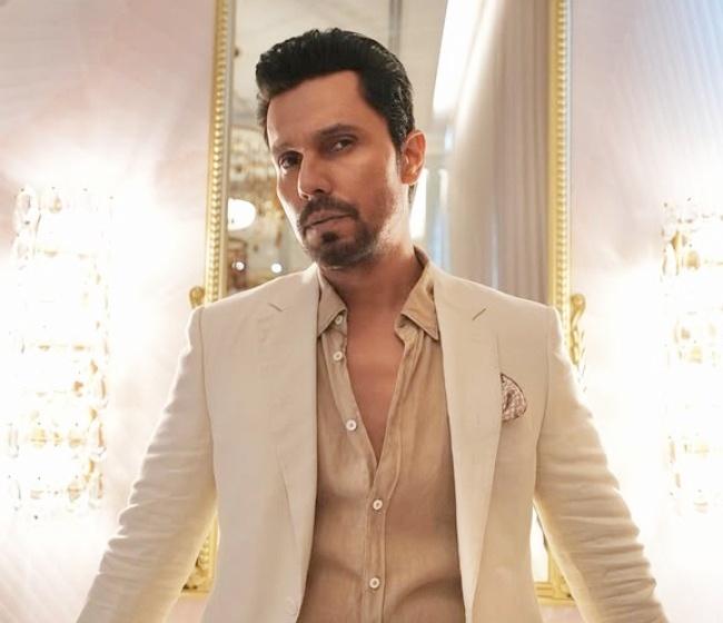 Randeep Hooda on his fashion philosophy: Can grab the first thing I see in my cupboard