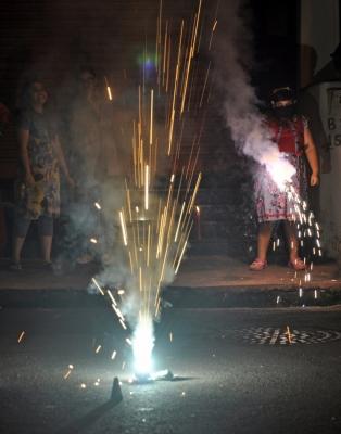 TN govt restricts cracker bursting hours, urges ‘green and safe’ Deepavali celebrations
