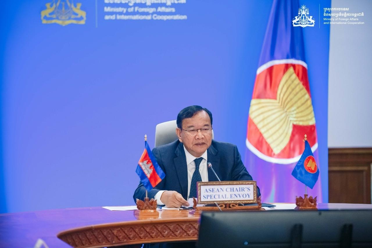 Cambodia briefs foreign diplomatic envoys on border situation with Thailand