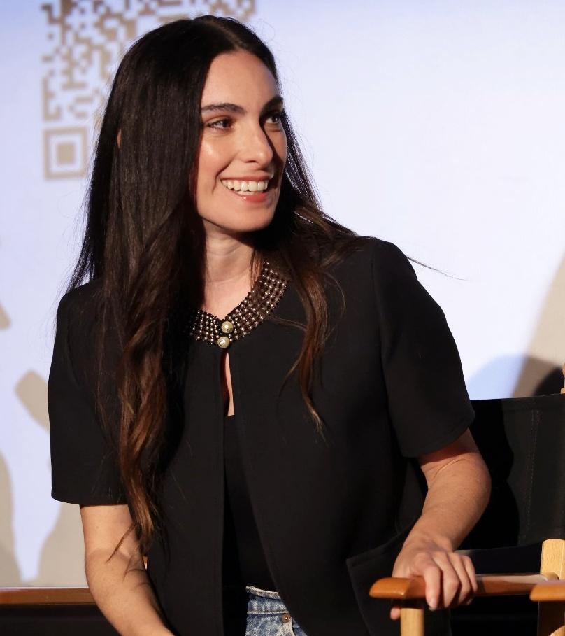 Jennifer Kaytin Robinson talks about reuniting with Freddie Prinze Jr. and Jennifer Love Hewitt