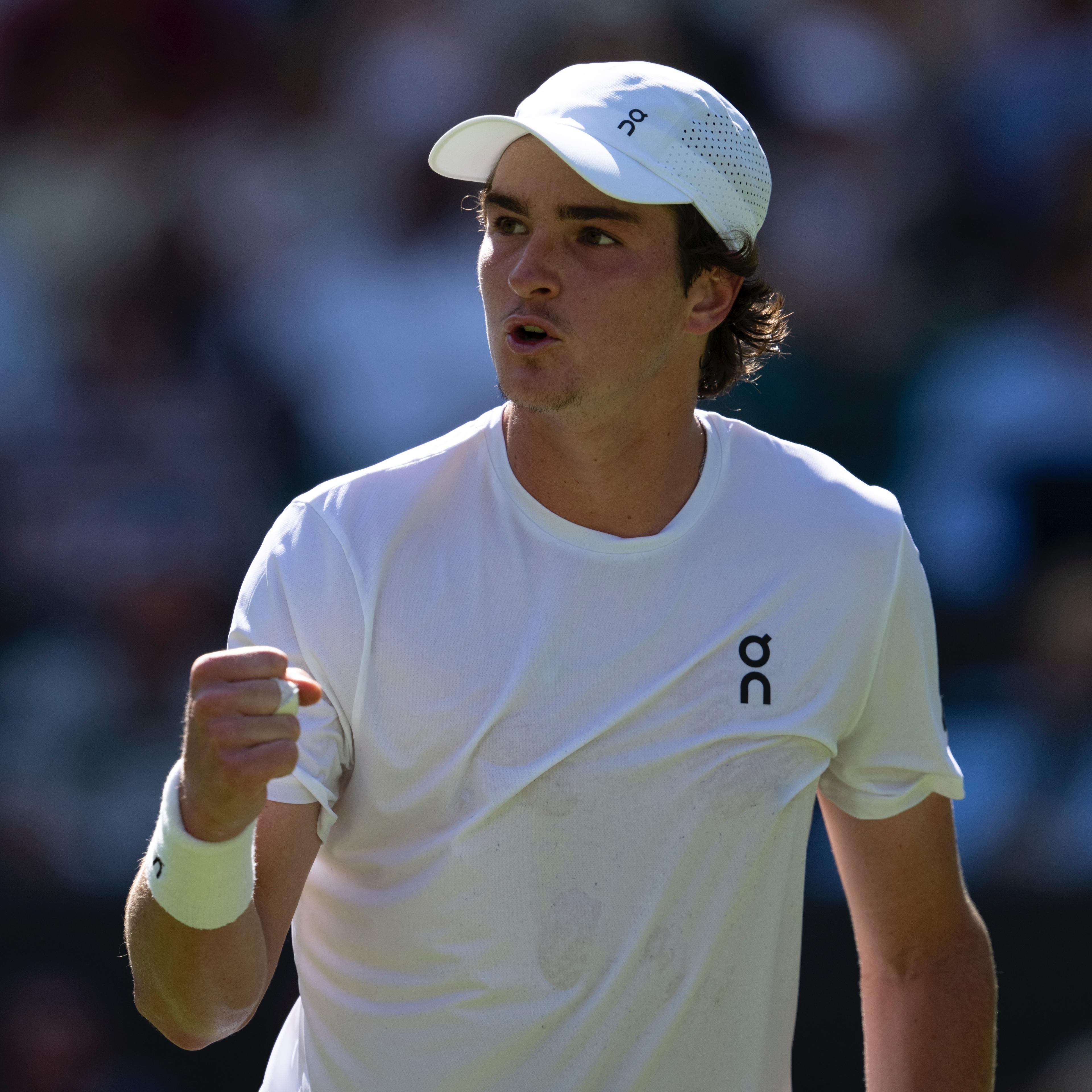 Wimbledon 2025: Fonseca flies past Fearnley; injured Tsitsipas retires