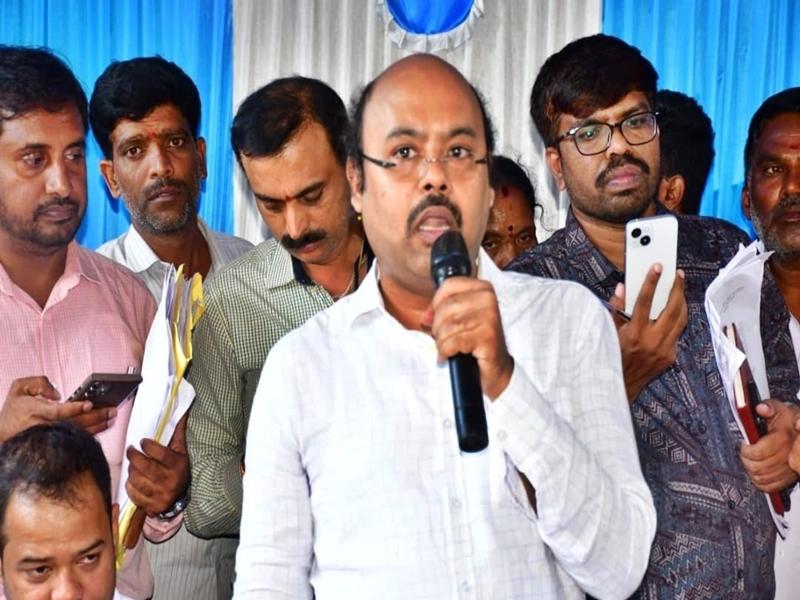 K'taka Congress crisis: Yathindra reiterates 'no leadership change' stand, denies tussle for CM post (Ld)